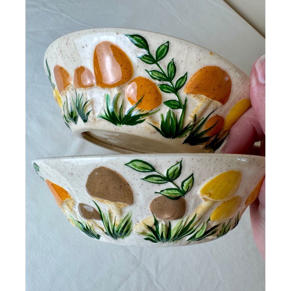 Arnels 1970s Vintage Mushroom Ceramic Bowls Set 2 MCM Hand Painted Speckled